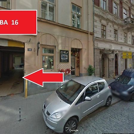 Apartments On Valova 16, On Market Square Lviv Kültér fotó